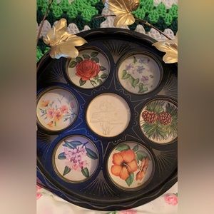 Vintage tin metal souvineer glass holder